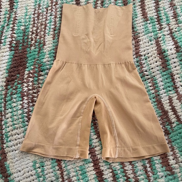 Faja - Picture 4 of 4